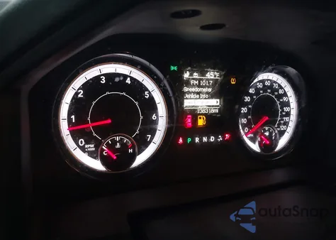 2022 Ram 1500 Classic Tradesman 4X4 6'4 Box z USA, uszkodzony, nr VIN 1C6RR7FT0NS207885